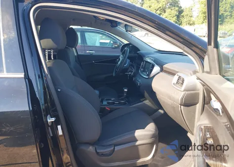 2019 Kia Sorento 2.4L Lx z USA, uszkodzony, nr VIN 5XYPGDA33KG478498